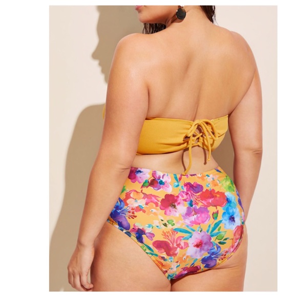 ➕Hi-Waist & Bandeau Bikini - Picture 2 of 5